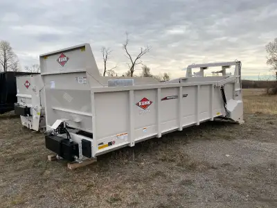Kuhn Knight PSC 171, vertical beater, 665 cu ft truck mount manure spreader. Comes with heavy duty r...
