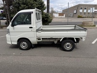 All vehicles come with a full vehicle History Report, ask to see it! 2009 daihatsu hiket 4x4 with a/... (image 5)