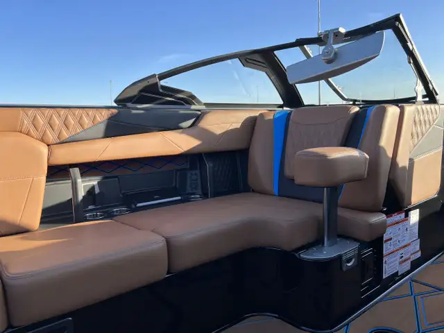 2025 Malibu M230 in Powerboats & Motorboats in Saskatoon - Image 16