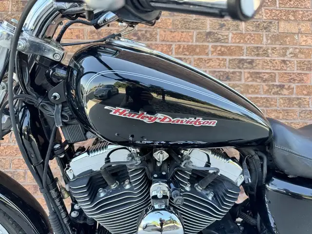 2006 Harley-Davidson XL1200C Custom **CANADIAN BIKE** **LOW KM** in Street, Cruisers & Choppers in Markham / York Region - Image 18
