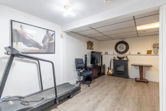 Beautiful 3 Bed, 3 Bath Detached on Home on Chaucer Cres. in Long Term Rentals in Barrie - Image 20