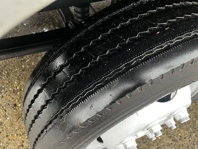 2005 Morgan Olson Workhorse 14 Foot Step Van with Shelving in Heavy Trucks in City of Montréal - Image 53