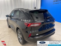 Aluminum Wheels, Synthetic Leather Seats, Apple CarPlay, Android Auto, Power Liftgate! Ask us how yo... (image 6)