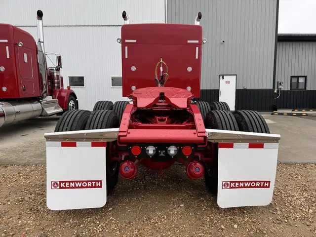 2025 KENWORTH W900L in Heavy Trucks in City of Montréal - Image 4