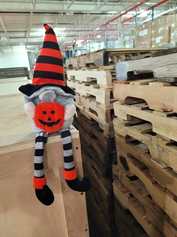 Pallets in stock today 391 Attwell drive near pearson / woodbine in Other in Mississauga / Peel Region - Image 3