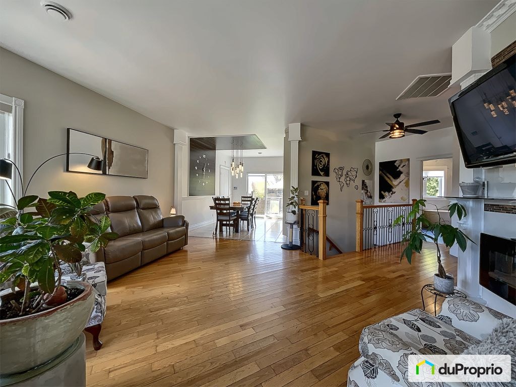$649,900 - Bungalow for sale in St-Hyacinthe (Douville) — photo 1