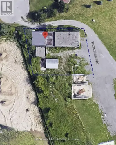 Approx 2300+ Sq/ft of indoor storage or workshop available for rent. 12' and 7' overhead doors. 200A...