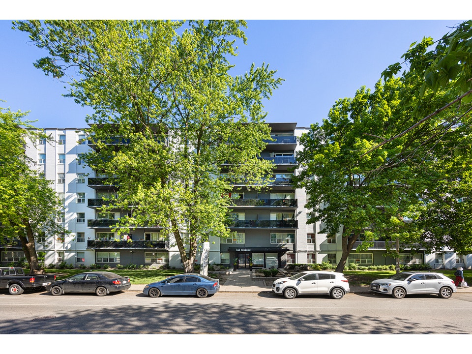 2 Bedroom Apartment for Rent - 100 Cosburn Ave 5