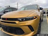 Only 5,120 Miles! This Dodge Hornet has a strong Intercooled Turbo Gas/Electric I-4 1.3 L/81 engine... (image 8)