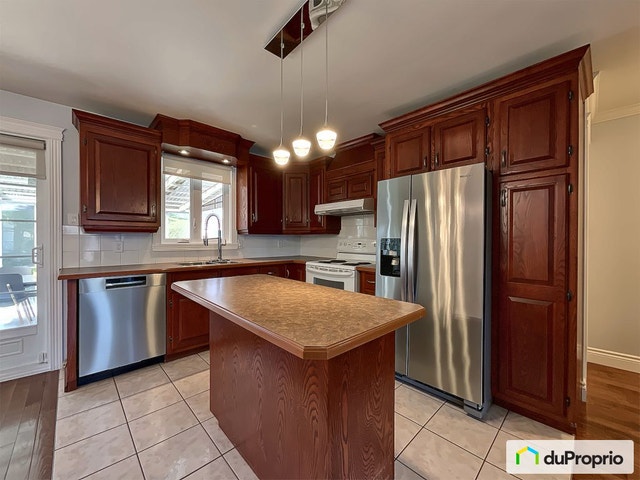 $470,000 - Bungalow for sale in Drummondville (Drummondville) — photo 2