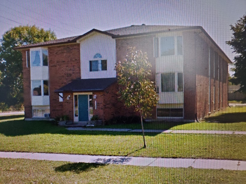 September 1st Near Fleming 3 Beds 2 Baths Apt, 850/bedroom Long
