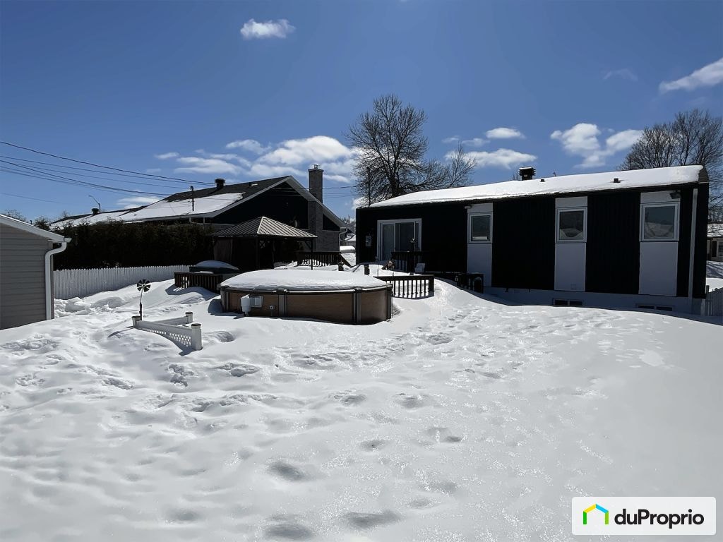 $387,500 - Bungalow for sale in Jonquière (Jonquière) — photo 2