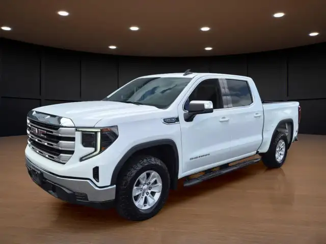 2025 GMC Sierra 1500 SLE Clean Carfax, 4x4, PRICED TO MOVE