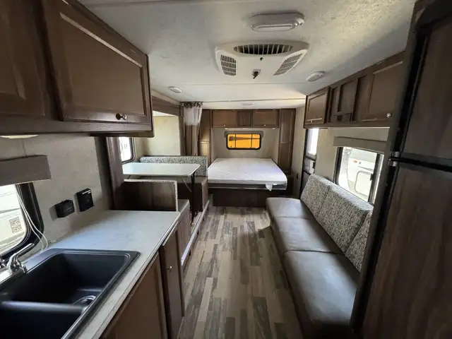 2019 ,Coachmen RV,Viking 21FQS in Travel Trailers & Campers in Kamloops - Image 5