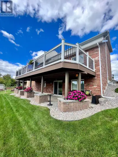 Elegant and bright lower level suite situated in a highly sought after neighbourhood. This spacious...