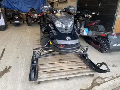 2022 Ski-Doo MXZ X 850 Team Vincent Motorsports 2022 Skidoo MXZ X 850 13662 kms $7,250 + license & t...