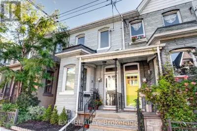 31 MANNING AVENUE Toronto (Trinity-Bellwoods), Ontario
