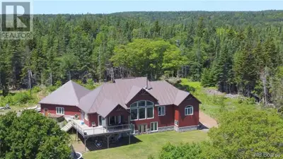 SPECTACULAR GRAND MANAN ISLAND SECLUDED LOCATION - STATE OF THE ART CONSTRUCTION! This impressive, m...