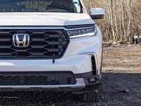 This Honda is a spacious and reliable SUV that delivers comfort, performance, and everyday versatili... (image 3)