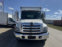 - 2019 HINO 338 VAN TRUCK - 386442 KM - 4x2 - 7.7L 6 Cylinder Diesel Engine - Hendrickson Air Ride S... (image 1)
