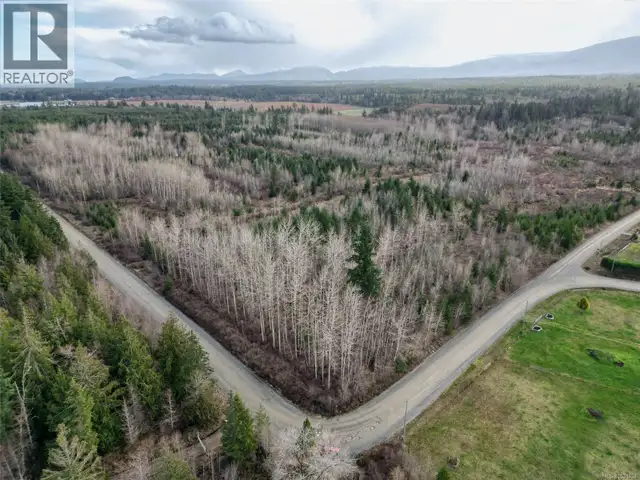 850 KAPLAR Rd Qualicum Beach, British Columbia in Land for Sale in Parksville / Qualicum Beach - Image 2