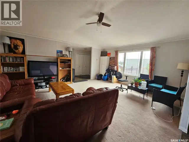 10 Four Seasons Trailer COURT Shaunavon, Saskatchewan in Houses for Sale in Swift Current - Image 16
