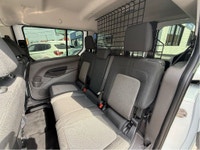 Excellent condition Ford Transit Connect 5 Passenger Long Wheel Base with only 76,450 KMs! This van... (image 6)