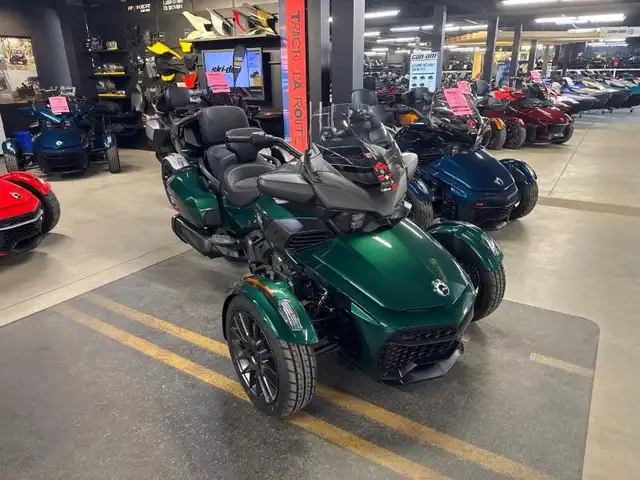 2024 Can-Am Spyder F3 LTD Special Series in Sport Touring in West Island - Image 3