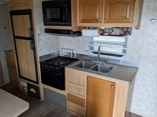 2007 Wolfpack by Cherokee Hunters edition Camper in Travel Trailers & Campers in Prince Albert - Image 8