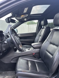 // ACCIDENT FREE!! // // SINGLE OWNER! // This 2021 Jeep Grand Cherokee Limited 4x4 is a well-kept S... (image 2)
