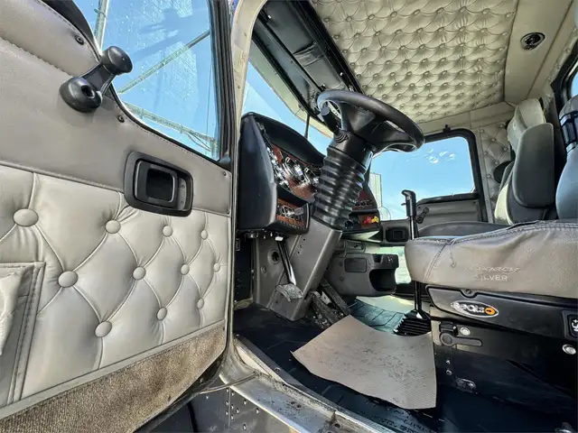 2004 KENWORTH T800 in Heavy Trucks in Ottawa - Image 13