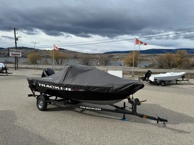 2026 TRACKER ProGuide V-16 Walk Thru fishing boat in Powerboats & Motorboats in Vernon - Image 12