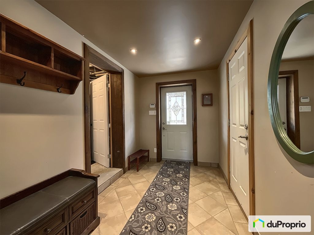 $540,000 - Raised Bungalow for sale in Ste-Anne-Des-Lacs — photo 2