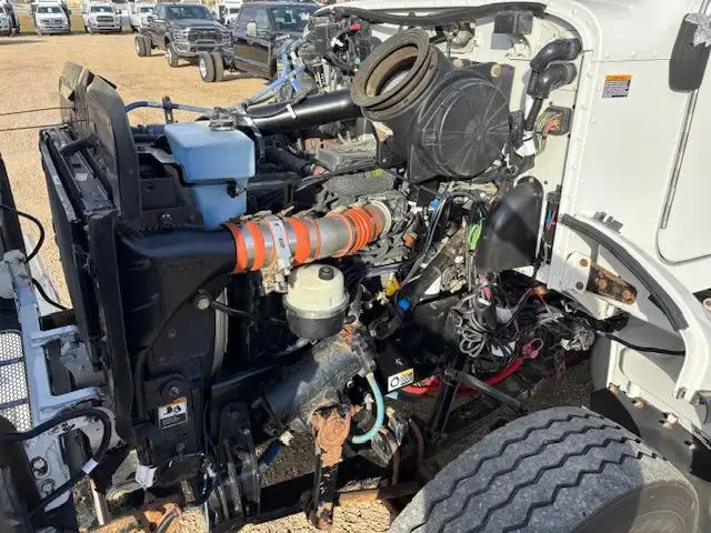 2015 Peterbilt PB348 Picker Truck in Heavy Trucks in St. Albert - Image 21