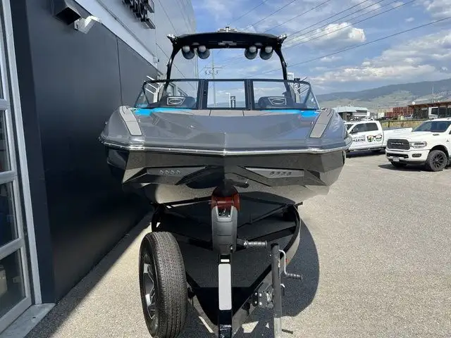 2022 SUPRA SL450 in Powerboats & Motorboats in St. Albert - Image 4