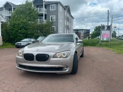--N63 4.4L TWIN TURBO--440HP--XDRIVE--SUNROOF--NAVIGATION--LEATHER & HEATED SEATS-- PUSH BUTTON STAR...