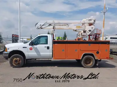 2000 Ford F450 Bucket Truck -6.8L V10 -Automatic -A/C, cruise & tilt -Regular Cab -147,094 kms -4 x...