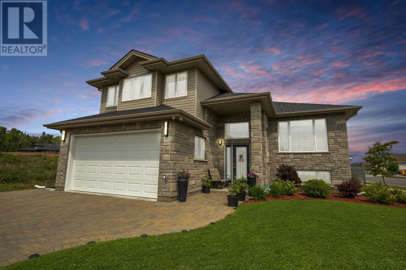 183 Sunflower ST Thunder Bay, Ontario Houses for Sale Thunder Bay