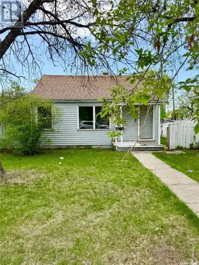 Welcome to 1002 Wascana Street in beautiful Regina Saskatchewan. Home is located on quiet block with...