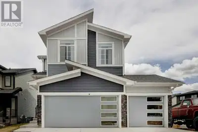 Better than new!! This Luxurious walkout has it all; AIR CONDITIONING, fully landscaped flat yard, F...