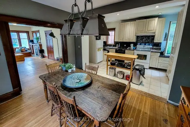 Spacious 2.5-Story Home! in Houses for Sale in Hamilton - Image 4