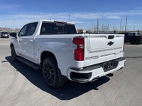 AMVIC Licensed Dealer 13.4 Diagonal Infotainment Touchscreen | 5.3L EcoTec3 V8 Engine | Z71 Off-Road... (image 5)