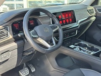 * Drivetrain: Standard 4MOTION All-Wheel Drive system paired with an 8-speed automatic transmission... (image 4)
