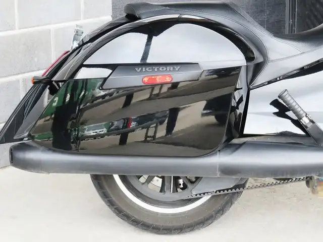 2014 Victory Motorcycles Cross Country 8-Ball Gloss Black in Street, Cruisers & Choppers in Cambridge - Image 11