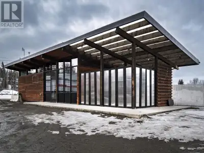 Prime Commercial Opportunity - Stunning Timber Post & Beam Building. Discover the perfect location f...