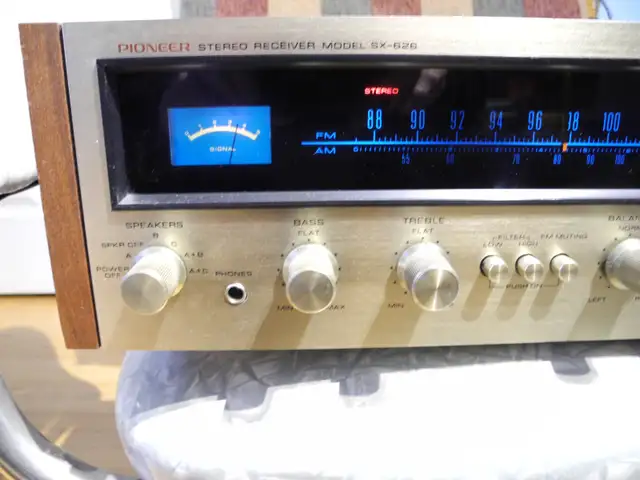 PIONEER HI-FI STEREO RECEIVER/AMPLIFIER SX626 in Stereo Systems & Home Theatre in City of Toronto - Image 3