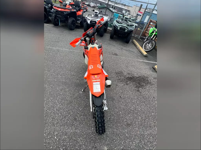 2025 KTM 300 XC-W CHAMPION EDITION - RED BULL FEW LEFT! in Dirt Bikes & Motocross in Edmonton - Image 6