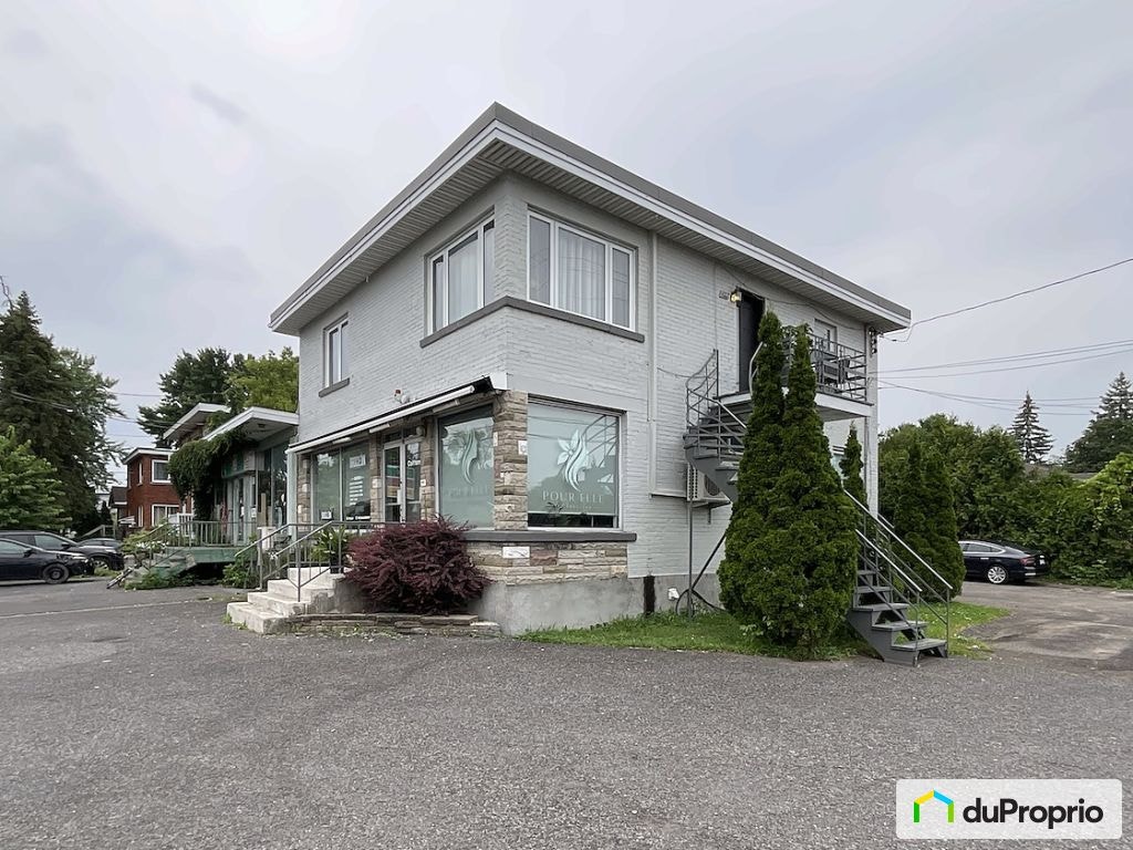 $825,000 - Triplex for sale in Brossard — photo 1