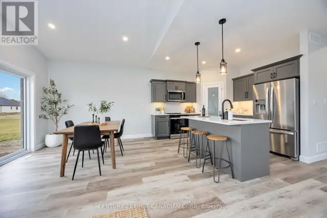 9 POSTMA CRESCENT North Middlesex (Ailsa Craig), Ontario in Houses for Sale in Grand Bend - Image 15