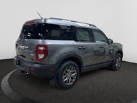 Check out this vehicle's pictures, features, options and specs, and let us know if you have any ques... (image 4)